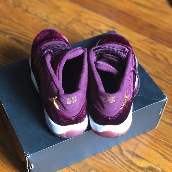 Jordan 11's red Velvet - Picture 4 of 4